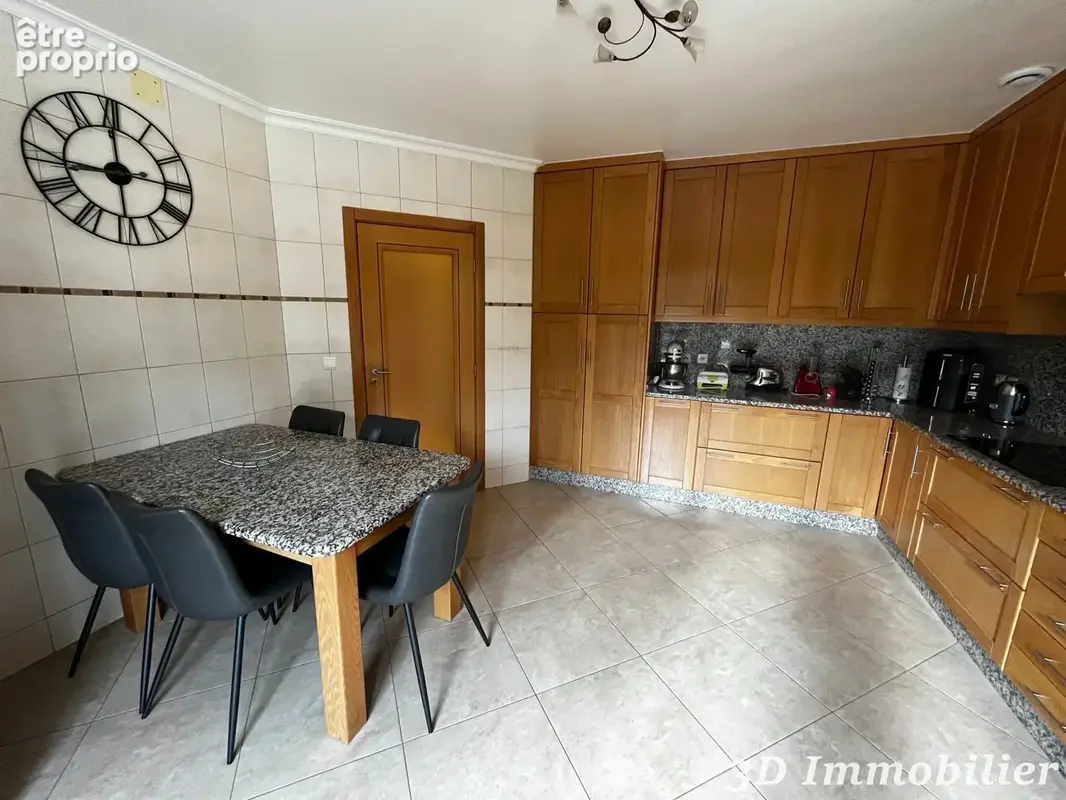 Maison 7 pièces 255 m² à vendre à Douvaine (74140) - photo 7