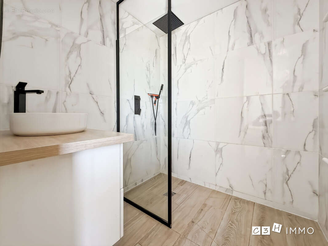 Maison à MARQUEFAVE