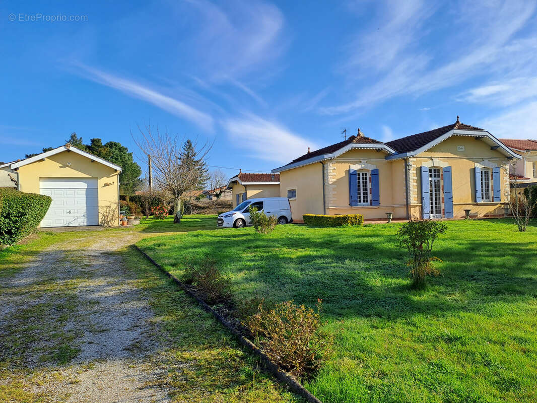 Maison à LEOGNAN