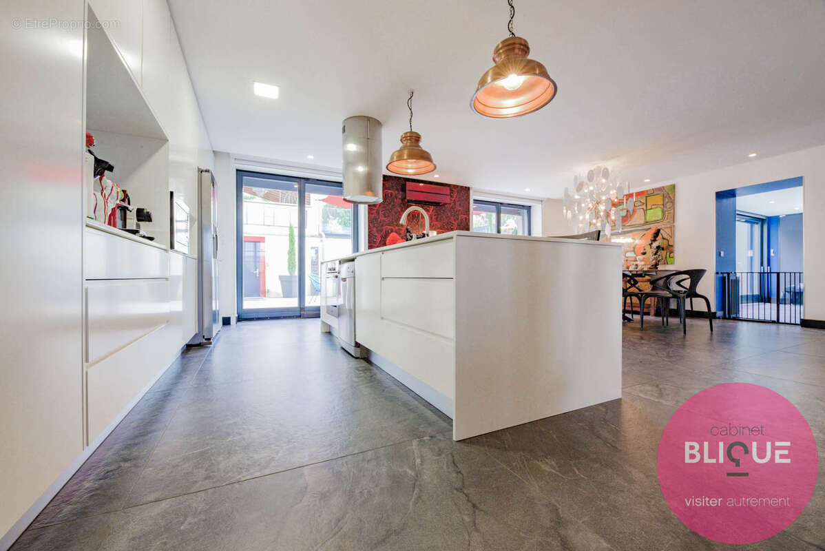 Maison à LAY-SAINT-CHRISTOPHE