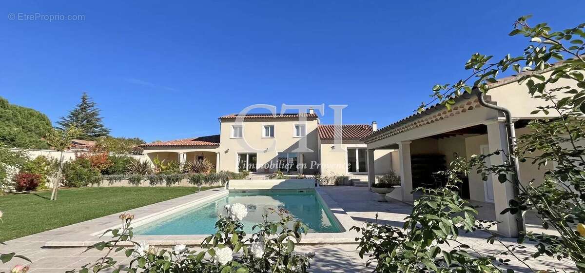 Maison à VAISON-LA-ROMAINE