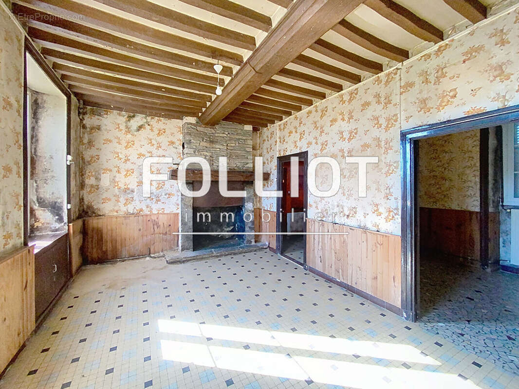 Maison à CURCY-SUR-ORNE