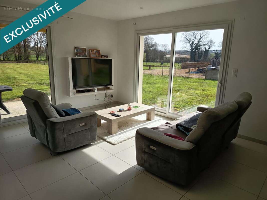 Photo 3 - Maison à AZE