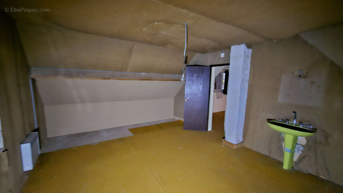 Maison à PRUNAY-LE-GILLON