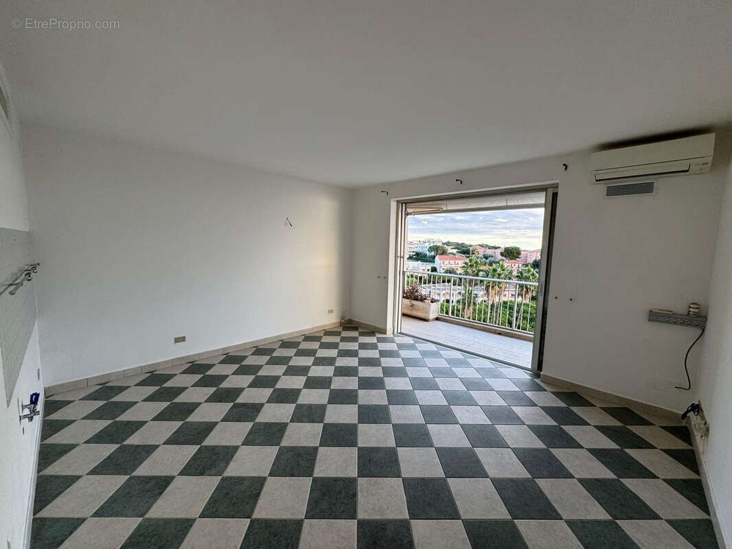 Appartement à ROQUEBRUNE-CAP-MARTIN