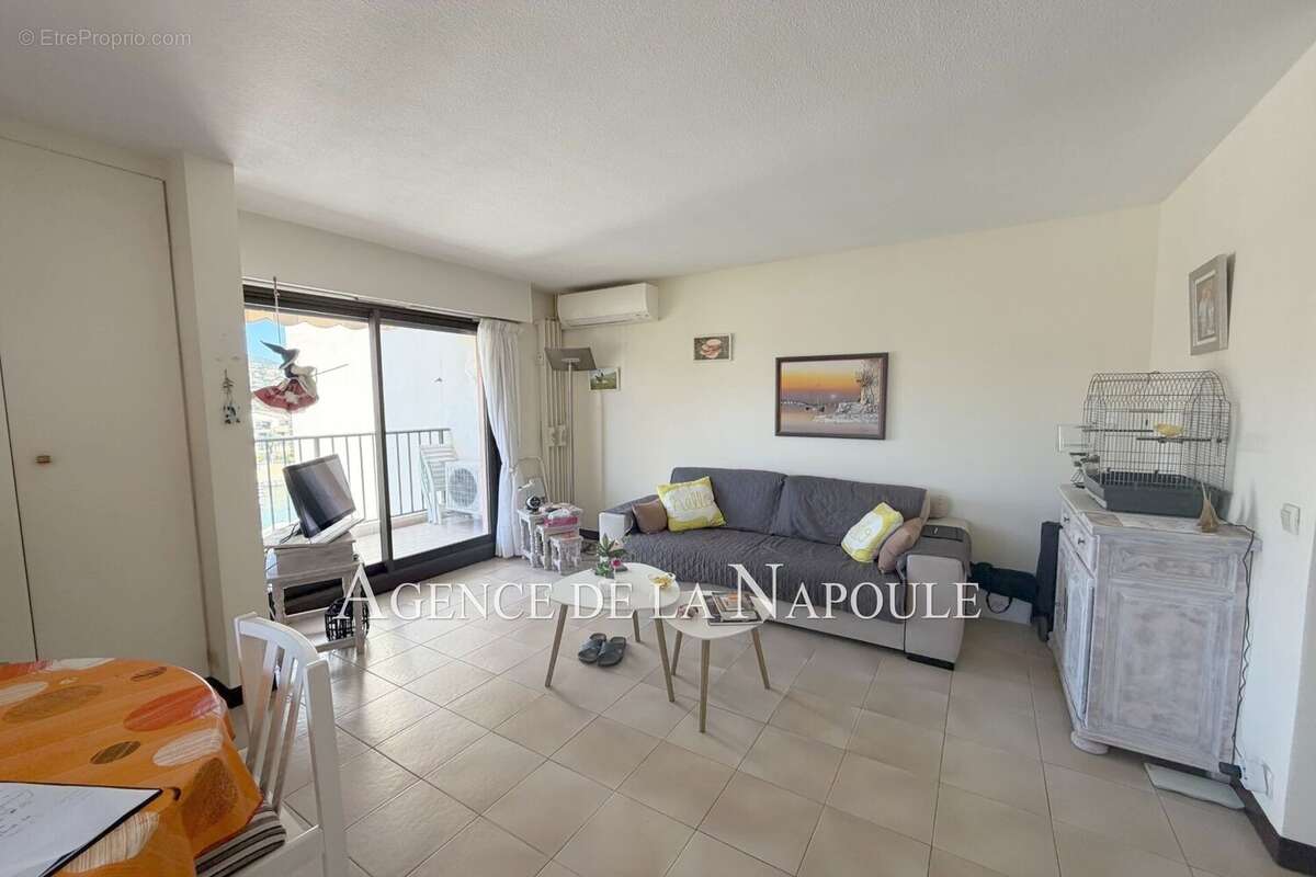 Appartement à MANDELIEU-LA-NAPOULE