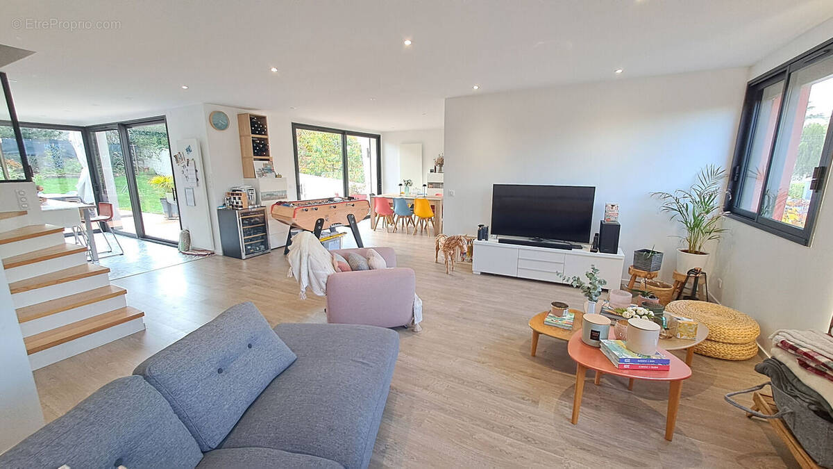 Maison à SAINT-REMY-LES-CHEVREUSE