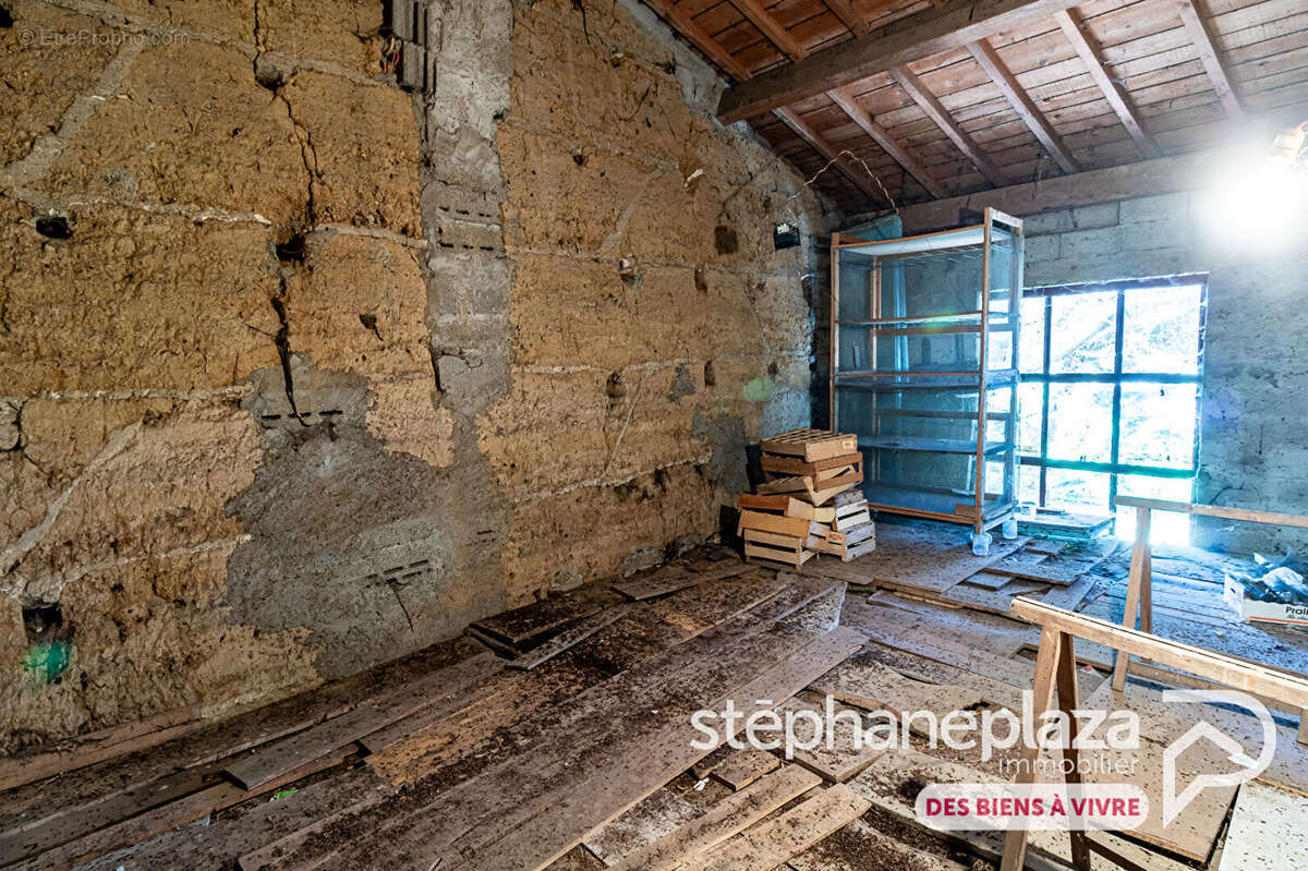 Maison à SAINT-MAURICE-DE-GOURDANS