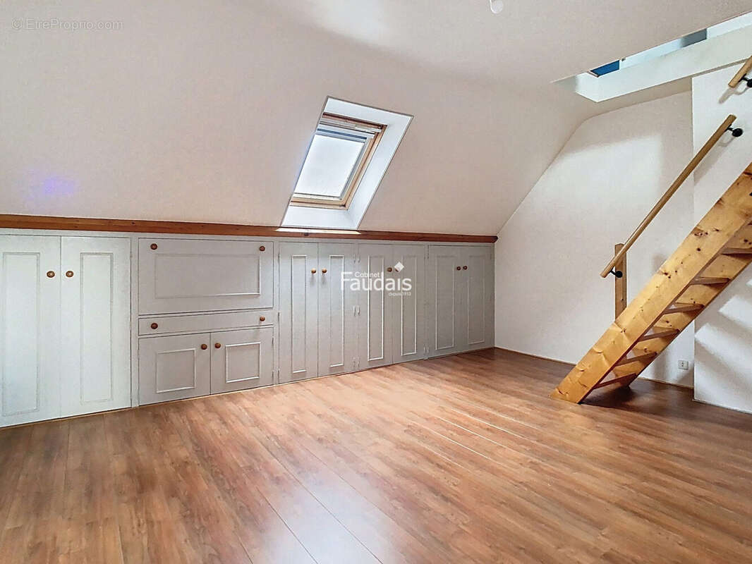 Appartement 103 m² à Saint-Lo  - photo 4