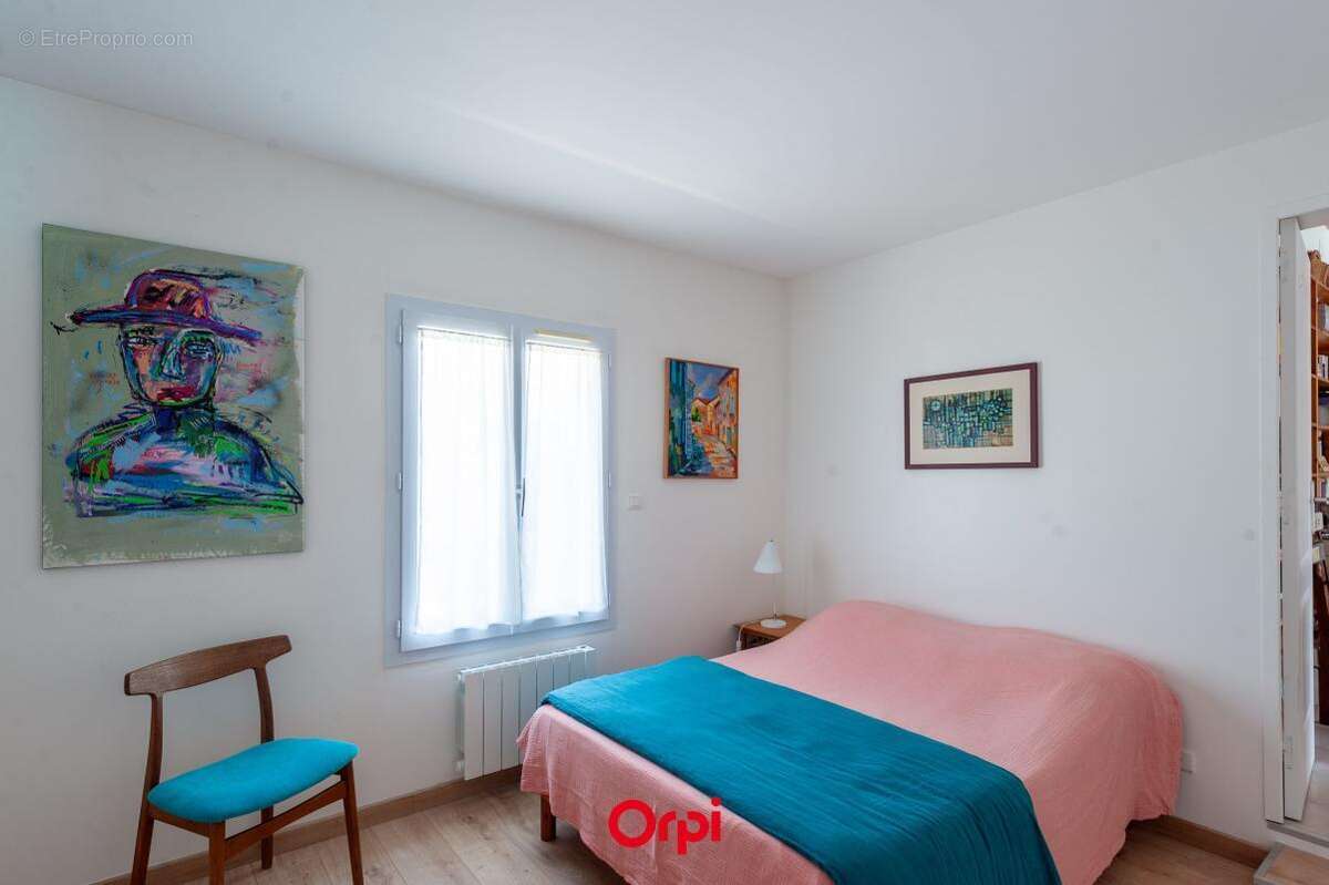 Nieul sur Mer - Maison plain-pied 153 m² - 4 chambres - garage - piscine - photo 12