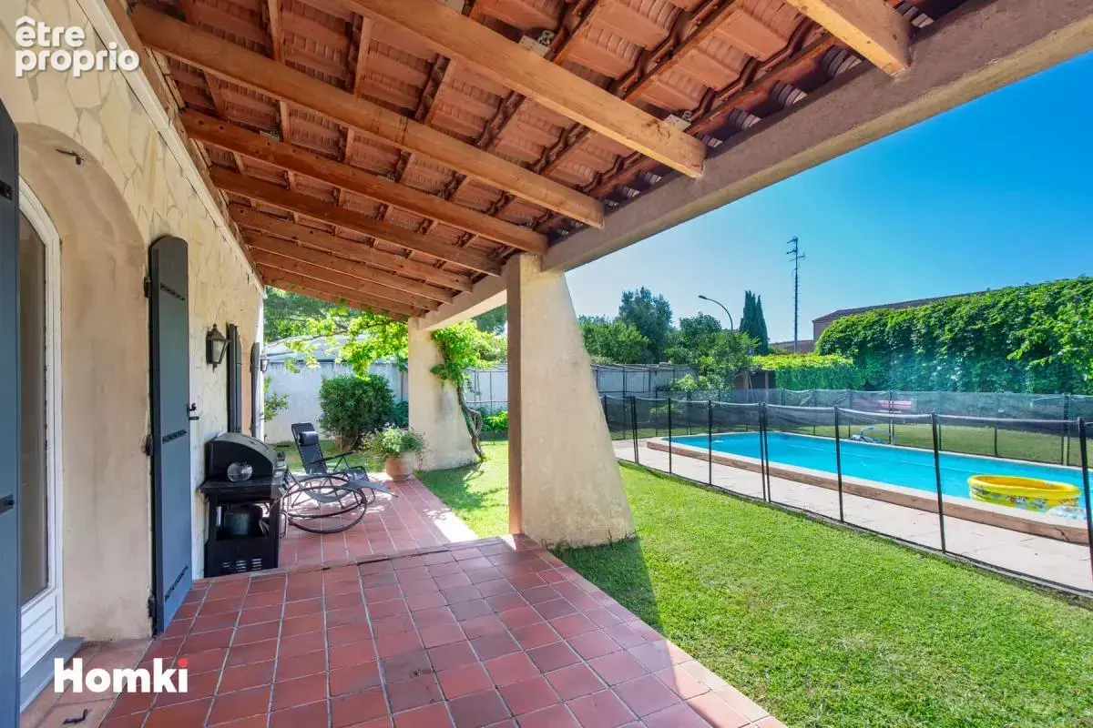 MARIGNANE – Maison familiale authentique 8 pièces 200m² avec piscine - photo 21