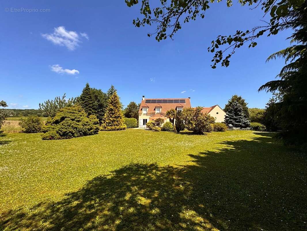 Maison à SAINT-NOM-LA-BRETECHE