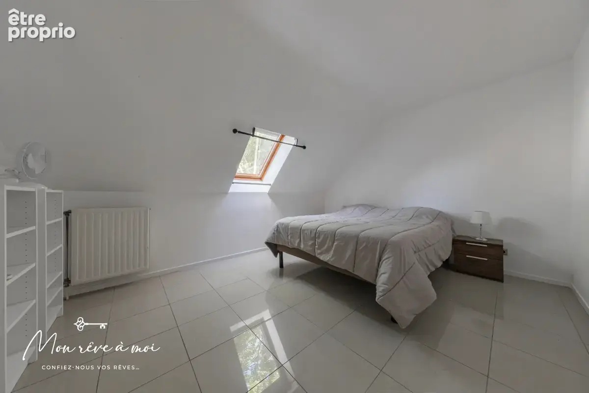 Maison au calme de 5 pièces de 107m2, avec jardin et parkings - photo 9