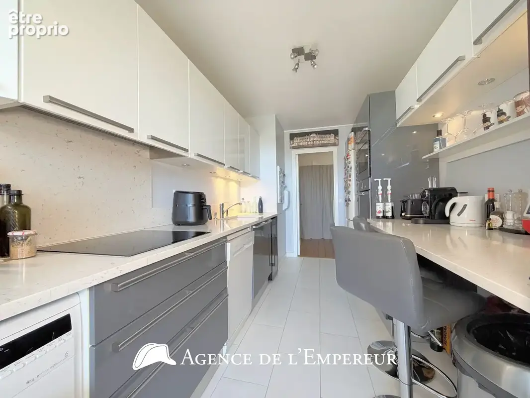 5 pièces, 101,3 m2, balcon, cave et parking. DPE C - photo 8