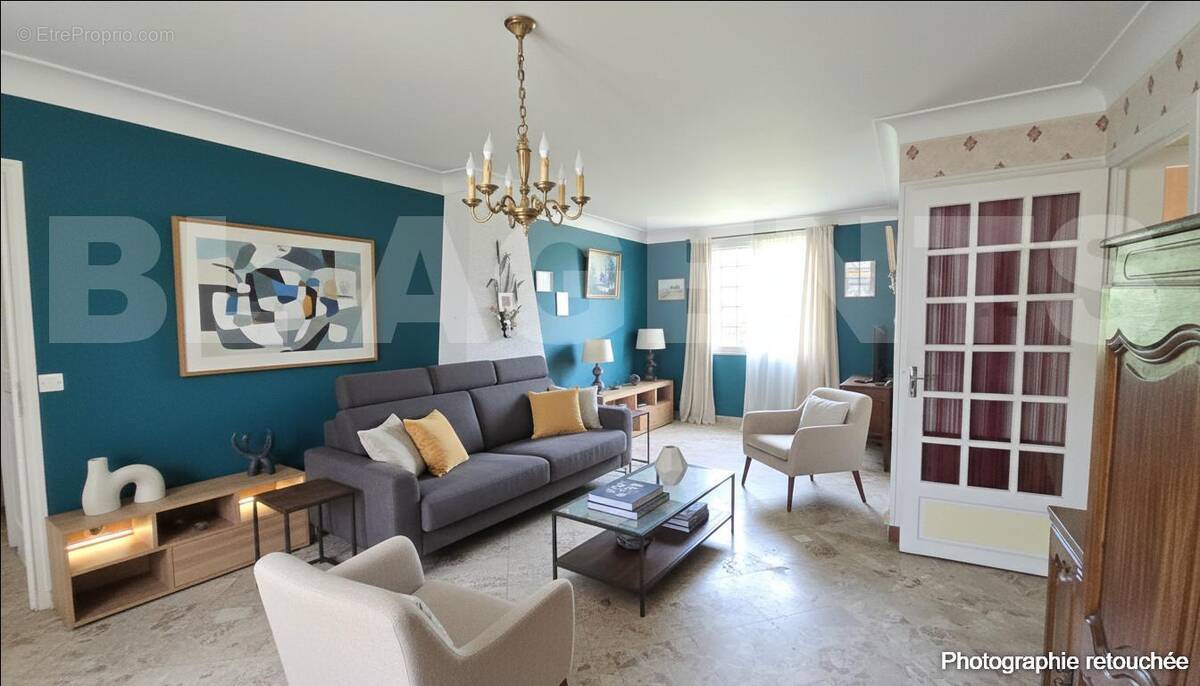 generated_2025-10-13T13_30_00 - Maison à CHANGE