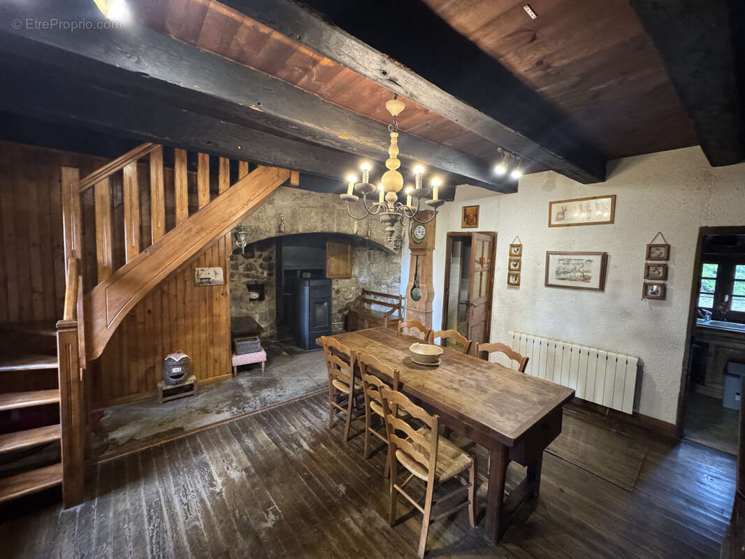 Maison à LIGINIAC