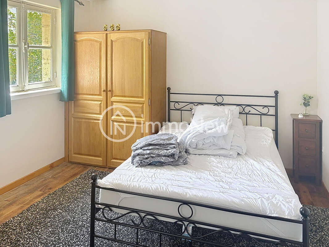 Maison 90 m2 ideal pied a terre sur 184 m2 de terre en plein bourg - photo 7