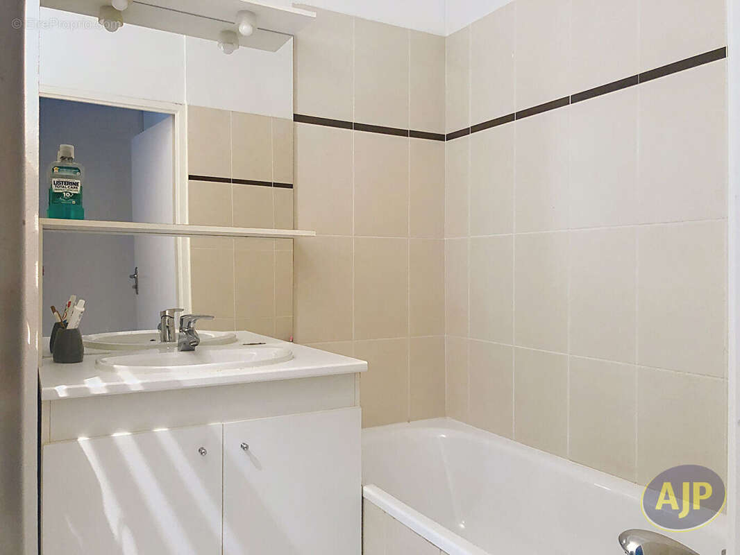 À vendre - Appartement T2 avec balcon et parking. - photo 6