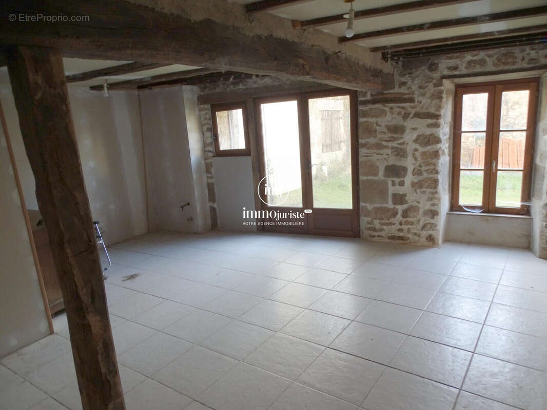 Maison 210 m² à Brigueuil  - photo 2