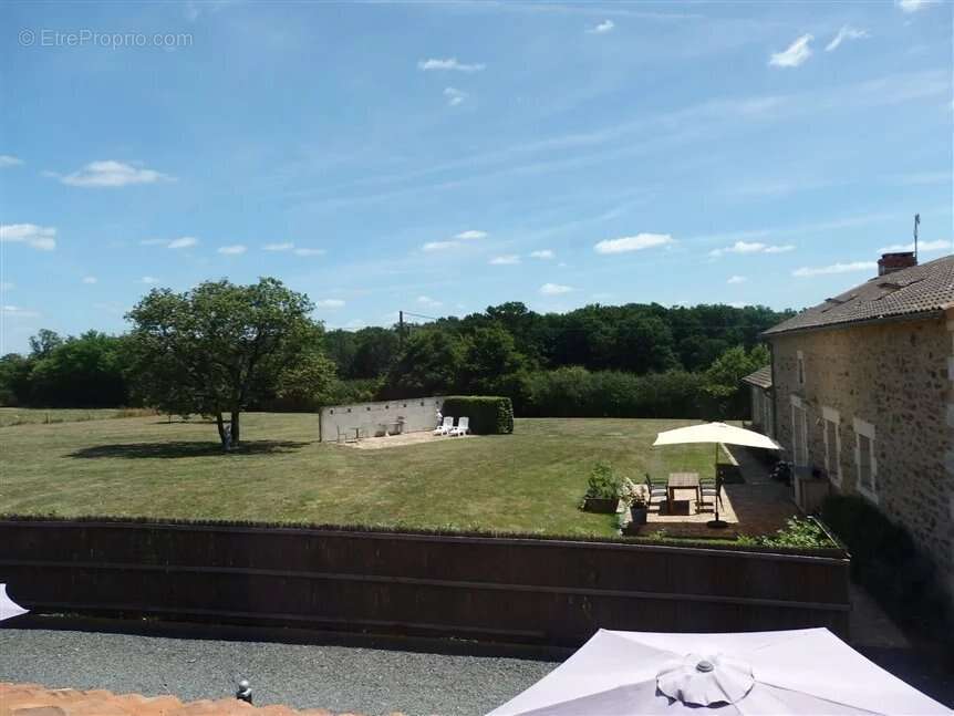 Maison à MONTMORILLON