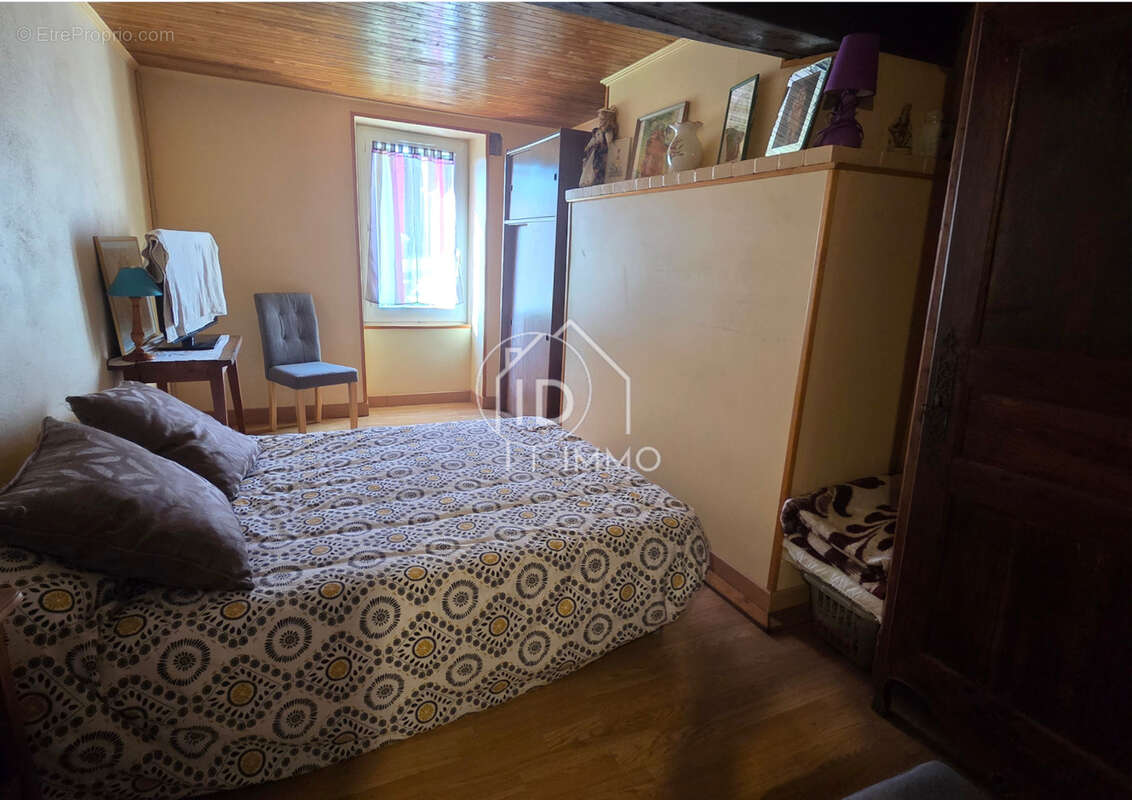 Maison à VILLEFRANCHE-DE-LONCHAT