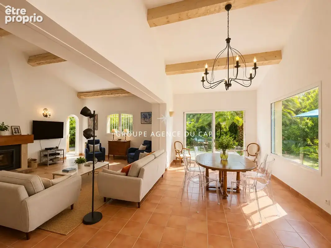 Villa à vendre avec 4 chambres et piscine à 100m des criques de saint-aygulf - photo 11