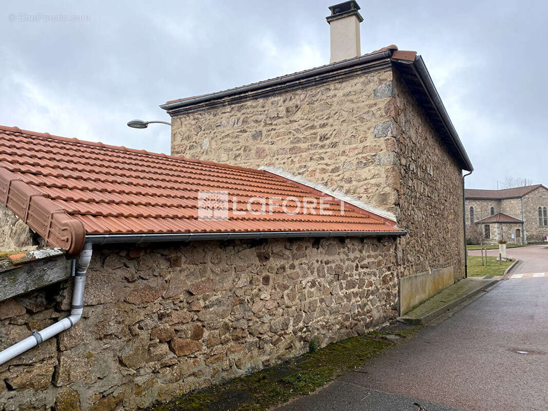 Maison 4 pièces à Arcon - 115 m² avec potentiel à rénover - photo 6