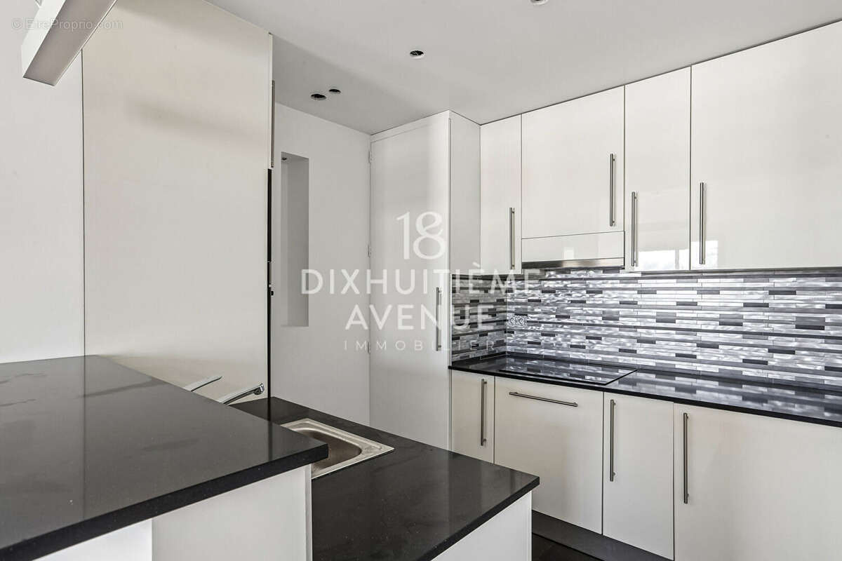 Appartement à PARIS-18E