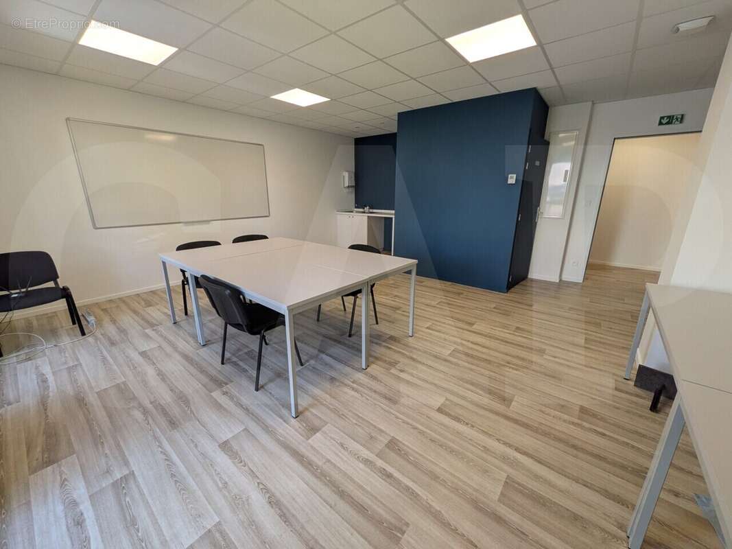 Commerce 219 m² à Brech  - photo 2