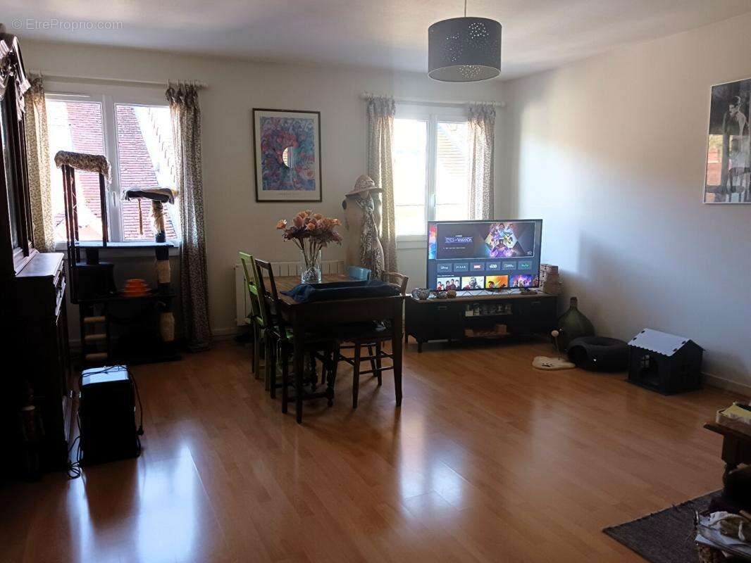 Appartement à MACORNAY