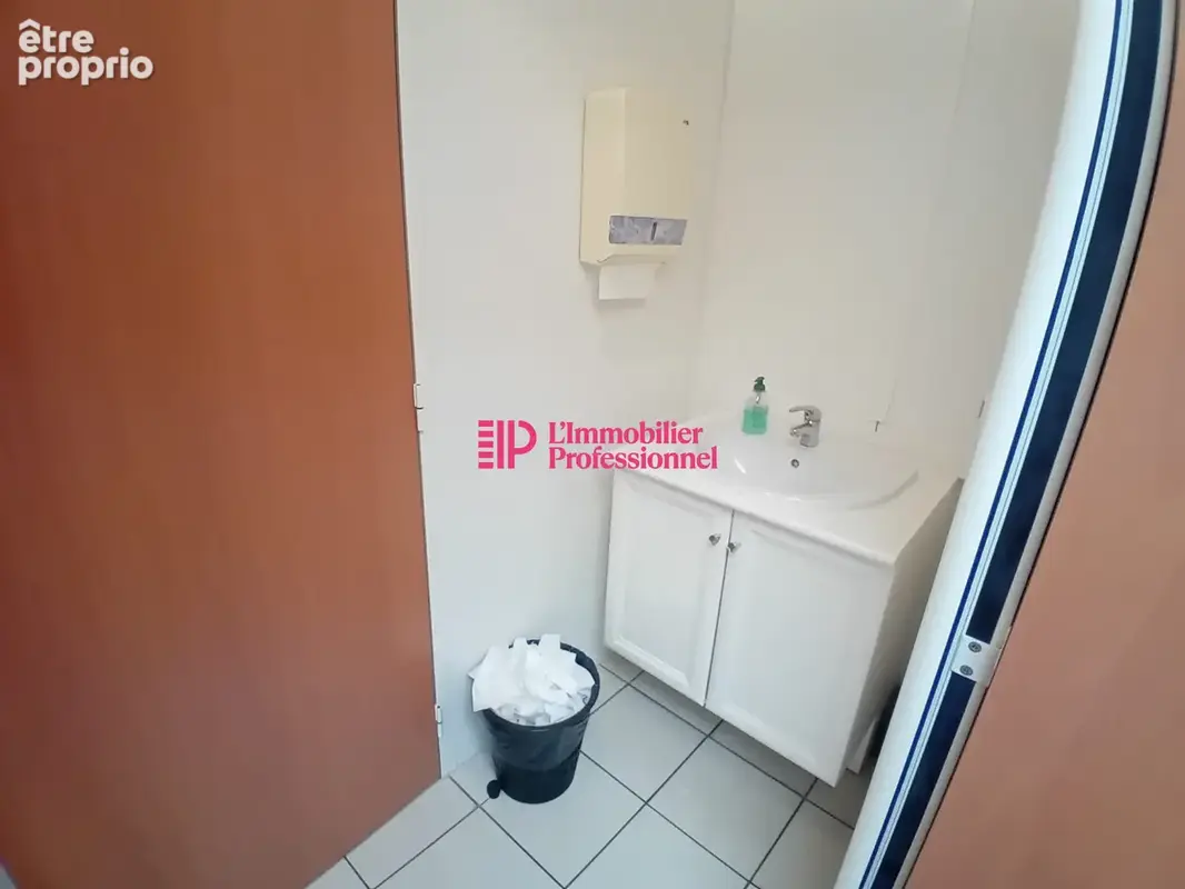 Commerce 620 m² à vendre à Quimper (29000) - photo 5