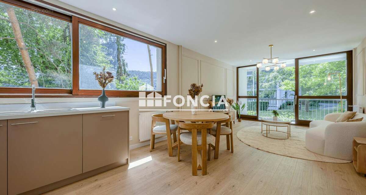 T4 rénové avec grand balcon, vue espaces verts et montagnes, cave et garage possible - photo 8