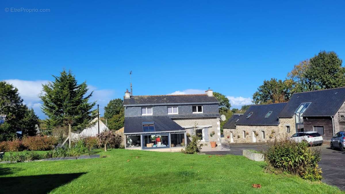 Maison à CORLAY