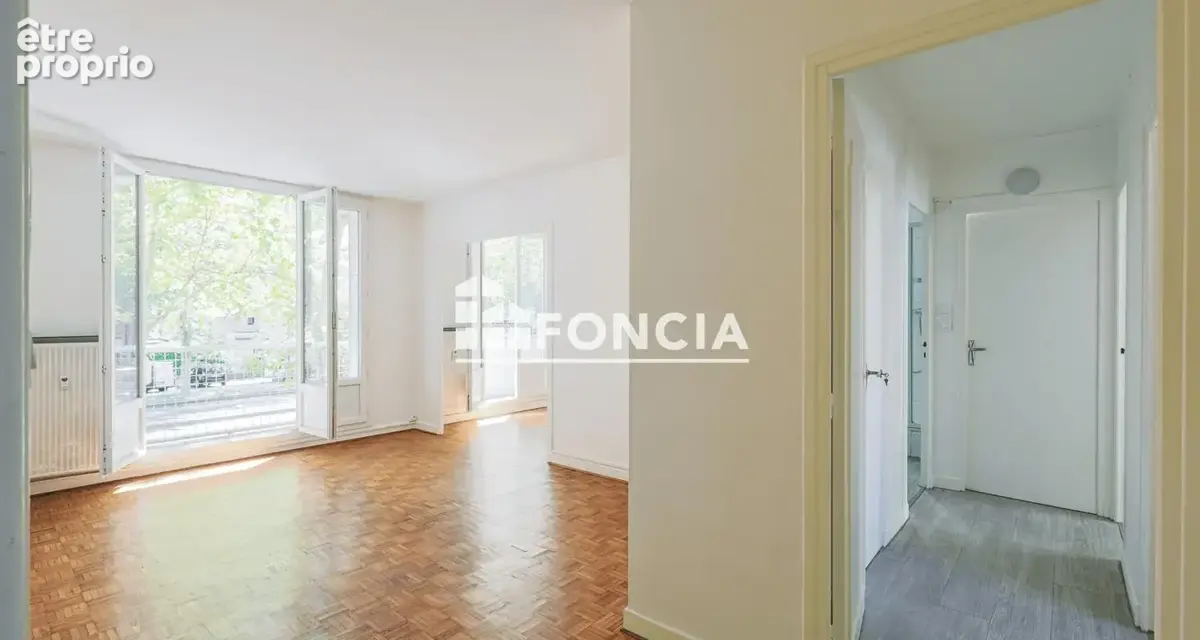 T4 traversant – 66 m² – Ascenseur, cave et parking - photo 5