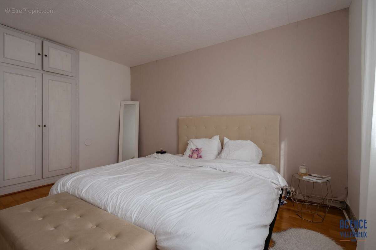 Appartement à LES CLAYES-SOUS-BOIS