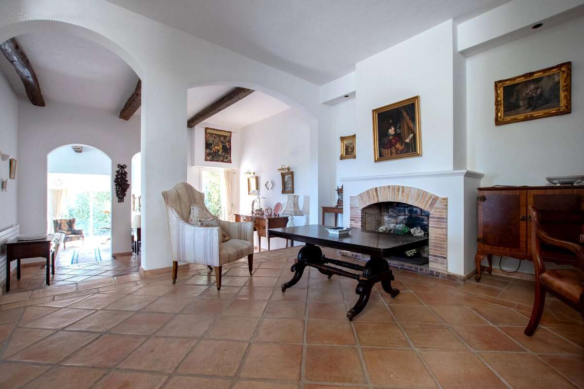 Maison à MANDELIEU-LA-NAPOULE