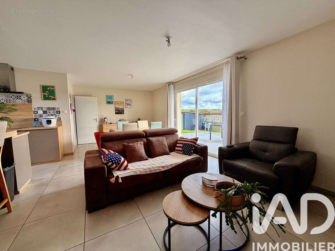 Photo 9 - Maison à XAMBES