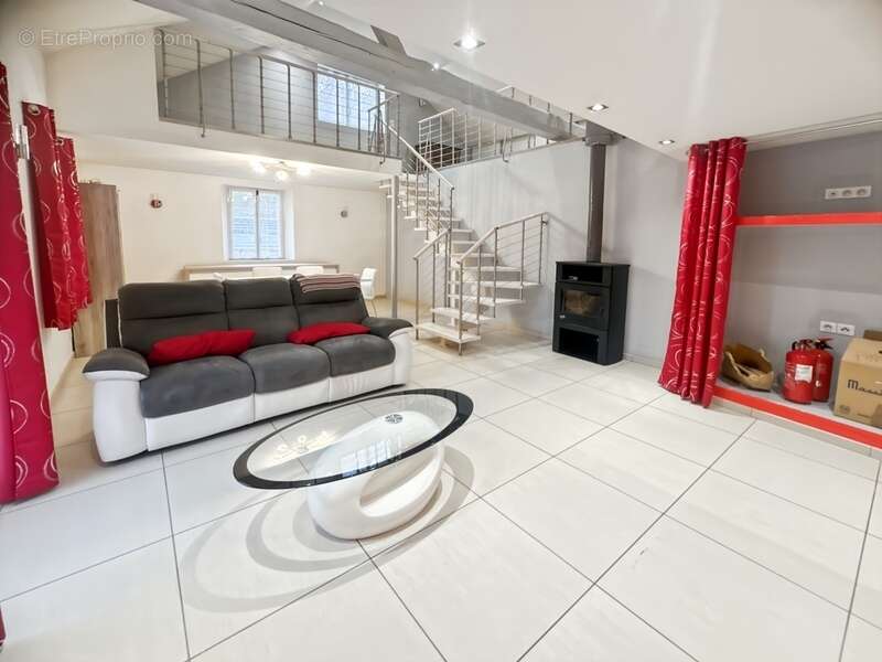 Maison rénovée 6 pièces sous sol total piscine - photo 23