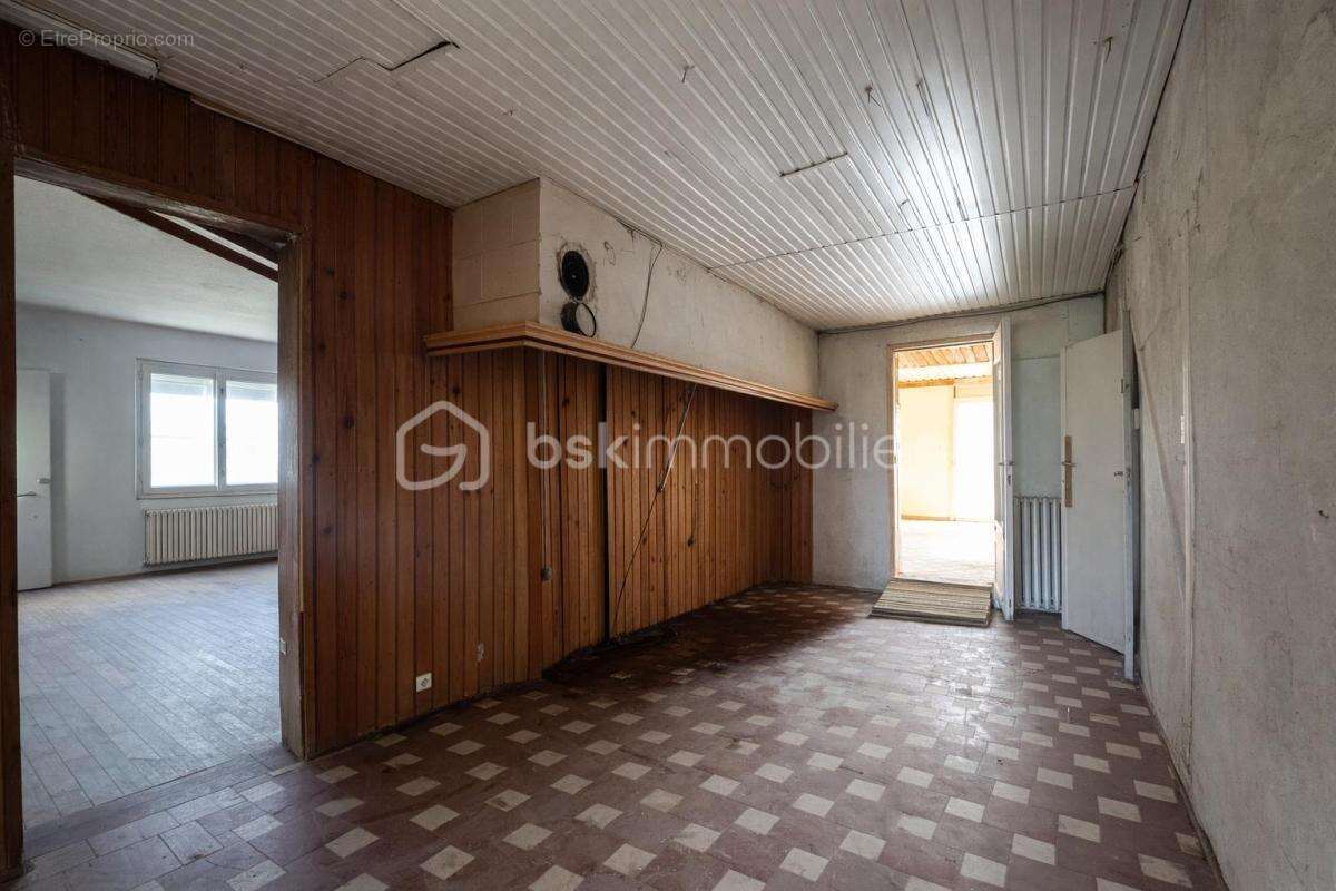 Maison à fort potentiel – 180 m² habitables + combles aménageables – Terrain de 2 420 m² - photo 10