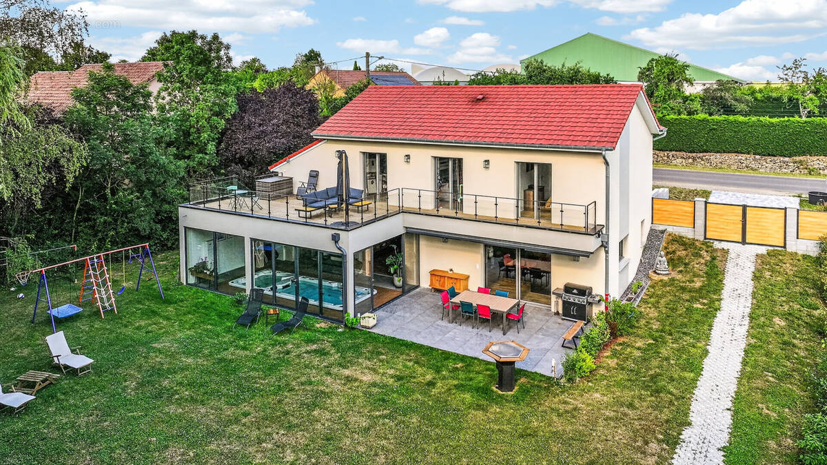 Maison à FLEVILLE-LIXIERES