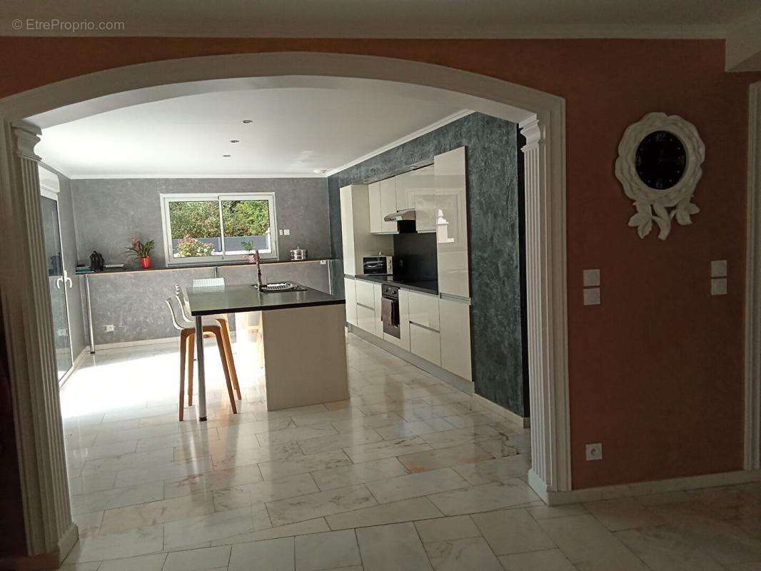 Maison à LE GENEST-SAINT-ISLE