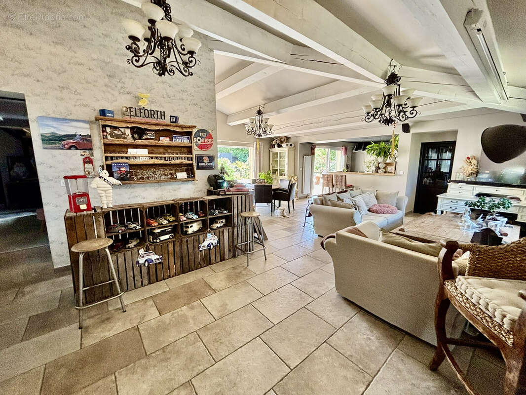 Commerce à MALAUCENE