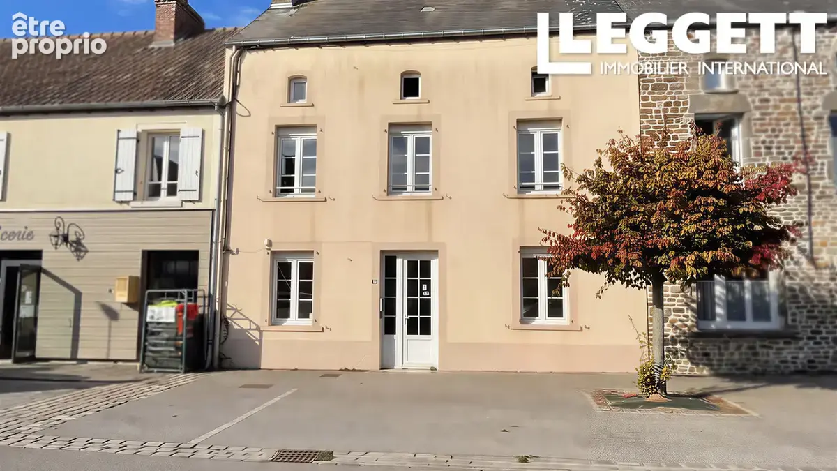 Charmante maison de bourg de 98 m² avec trois chambres et un joli jardin à Saint-Lô-d’Ourville - photo 2