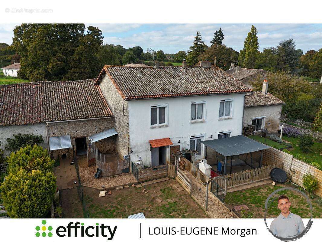 Maison à COUHE