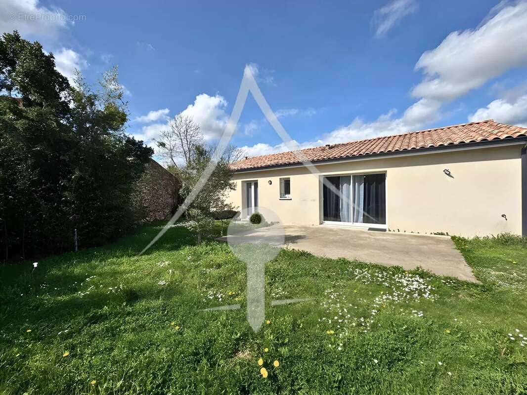 Maison à LAVERNOSE-LACASSE