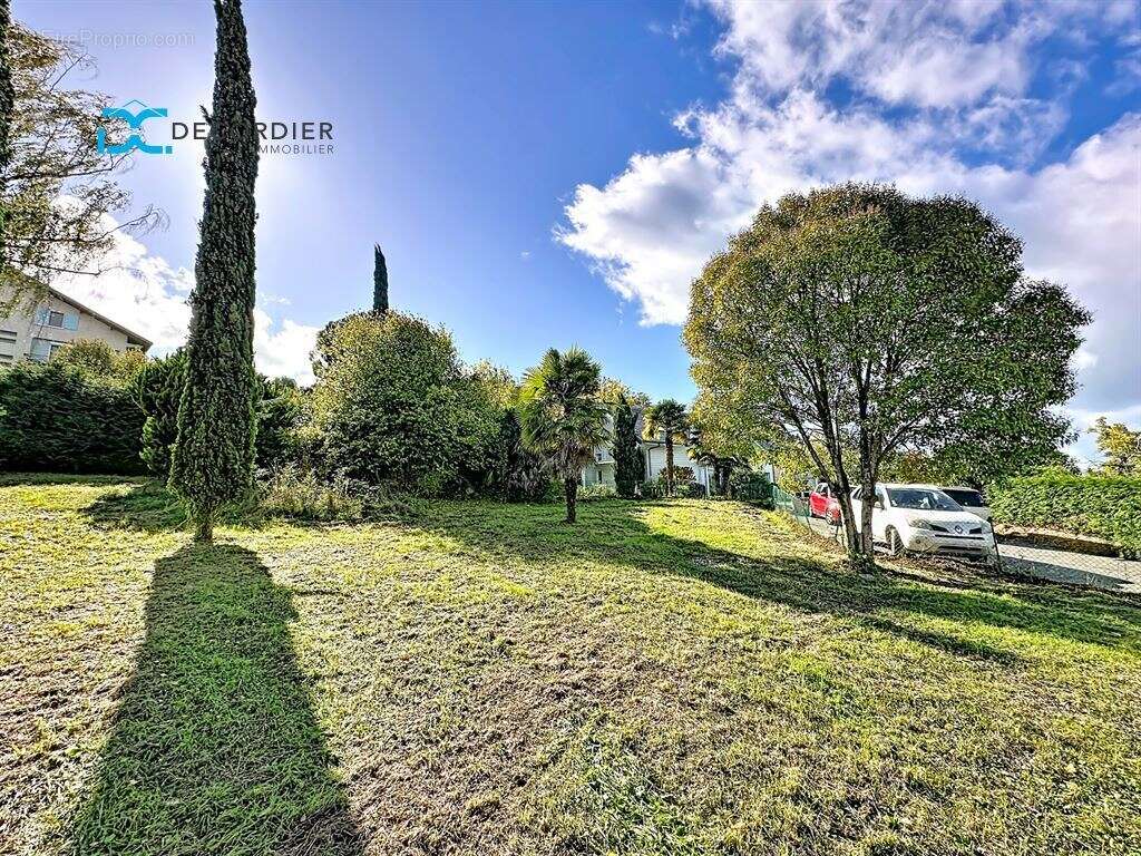 Terrain à EVIAN-LES-BAINS