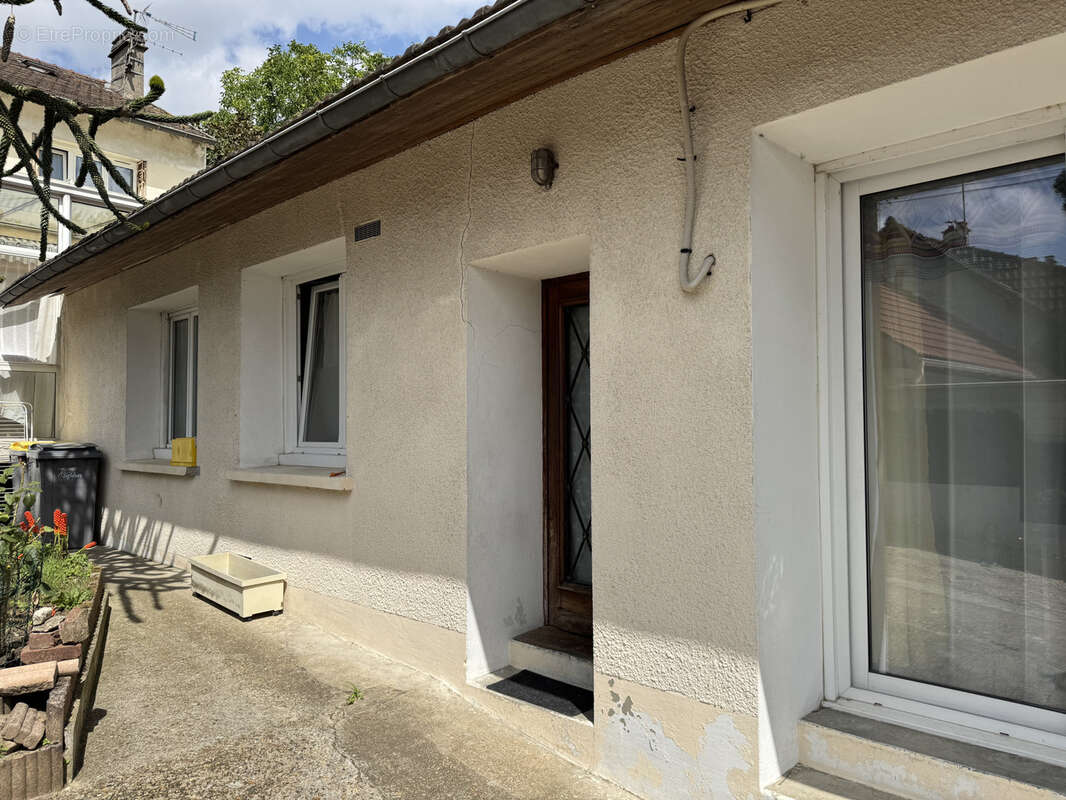 Maison à LE THILLAY