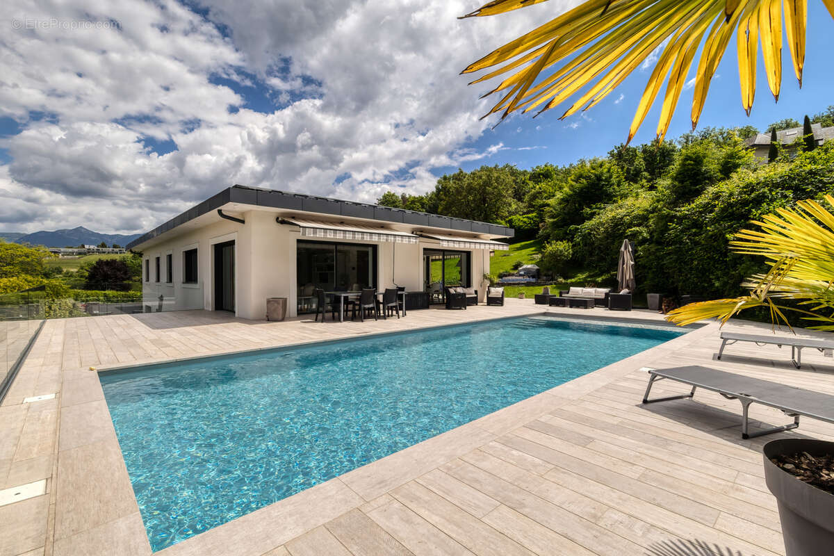 Maison à JACOB-BELLECOMBETTE