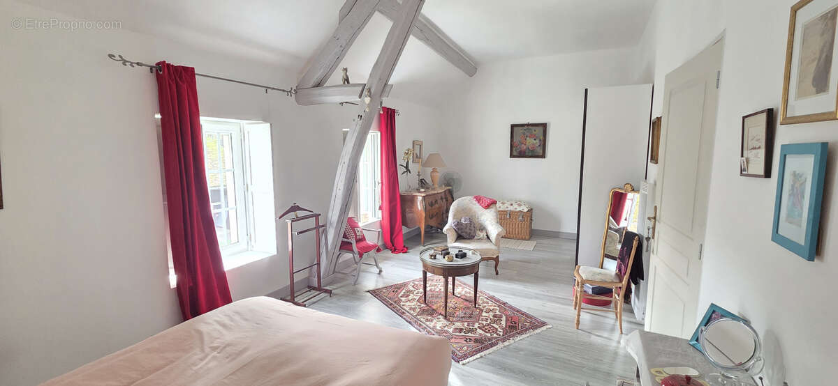 Maison à MENOU