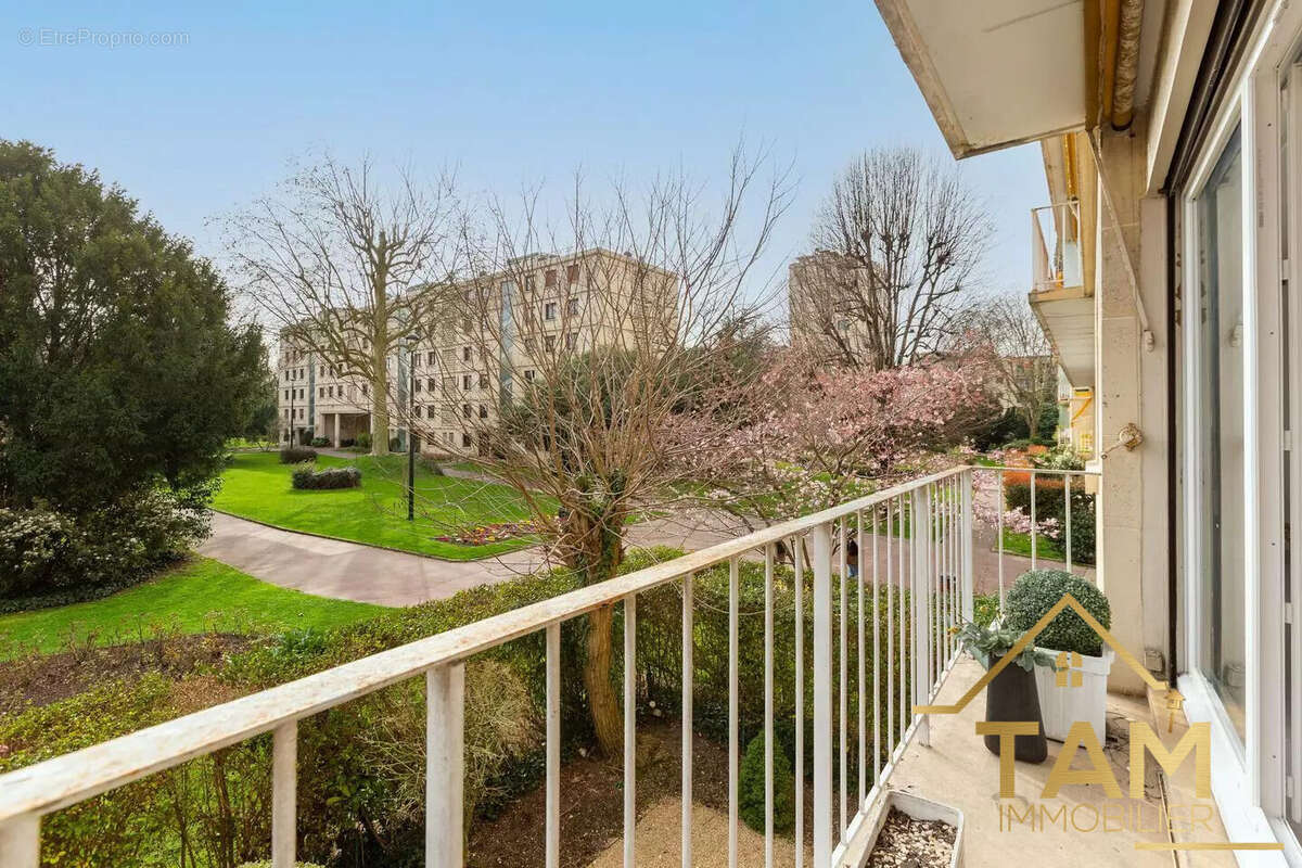 Appartement à NEUILLY-SUR-SEINE